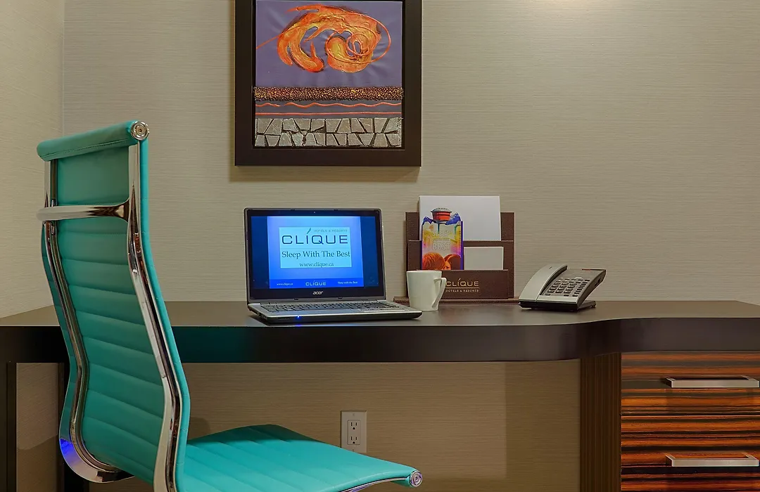 Hotel Clique Calgary Airport-1