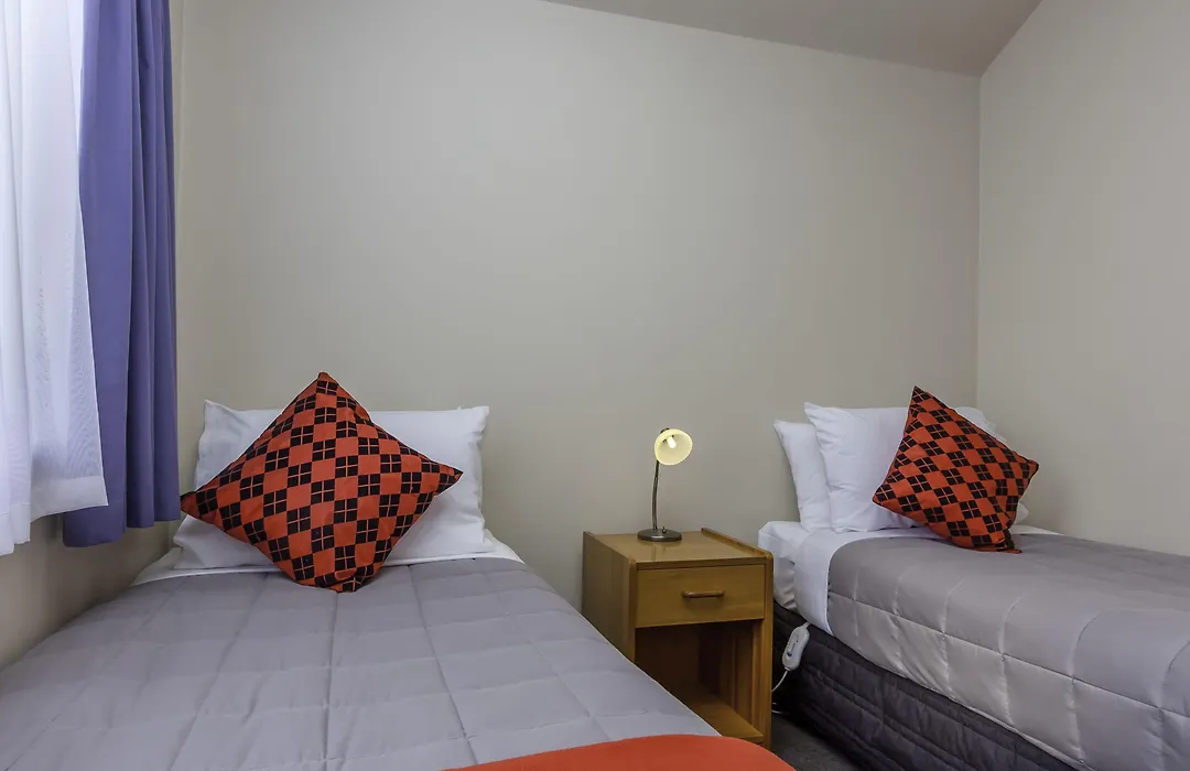 Deans Bush Motel-1