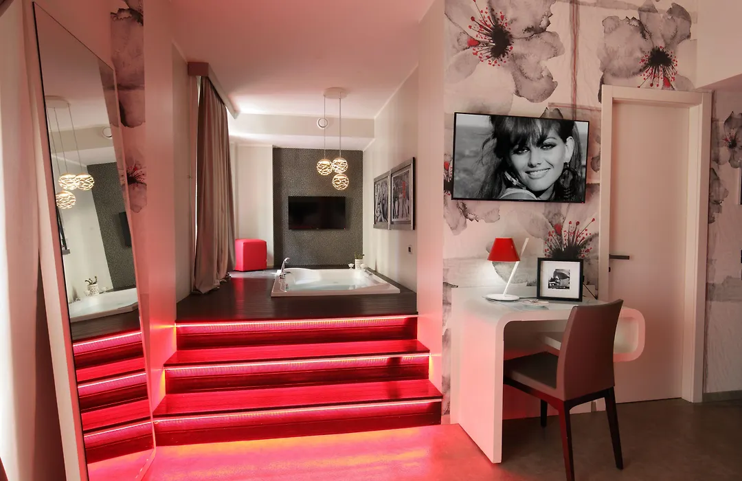Montenapoleone Suites-1