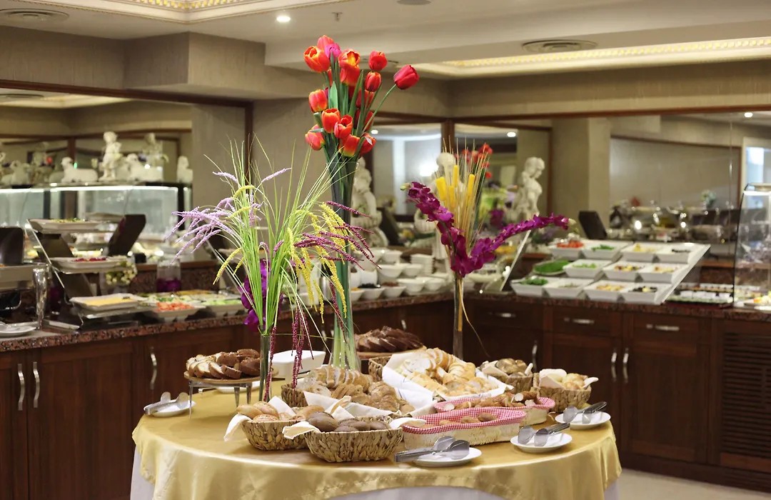 Halifaks Hotel-1