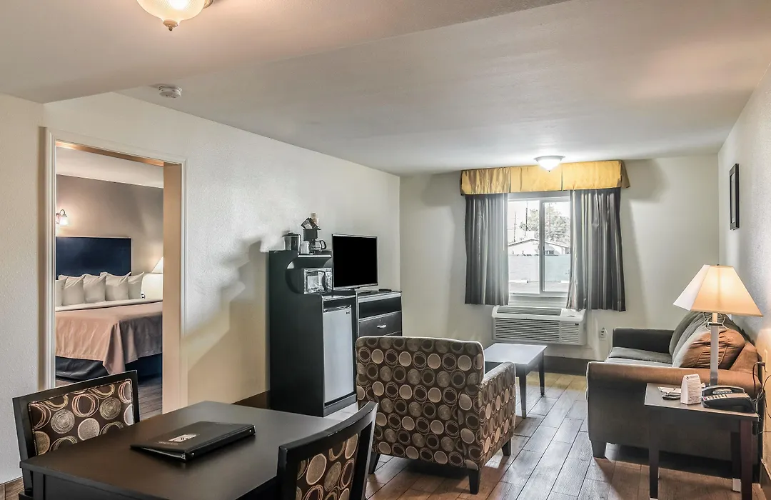 Quality Inn & Suites Near Downtown Bakersfield-1