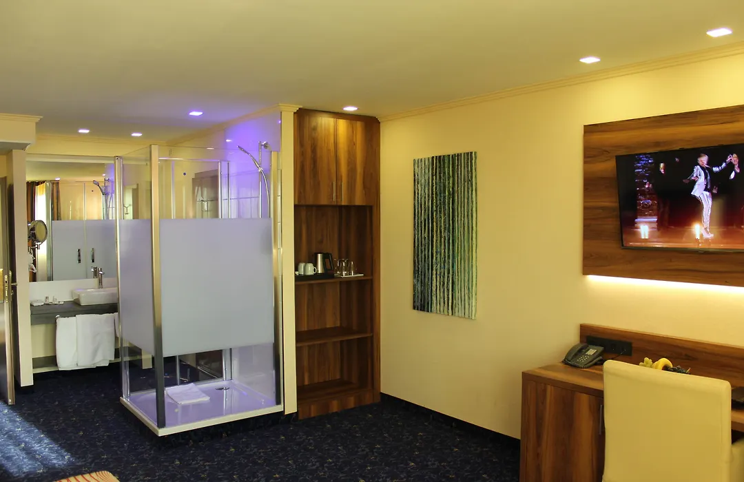 Grand Hotel Empire-1