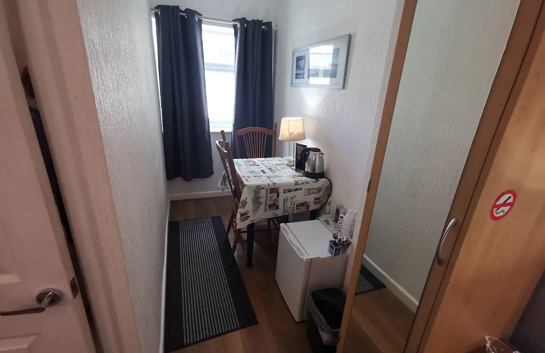Aquarius B&B-1