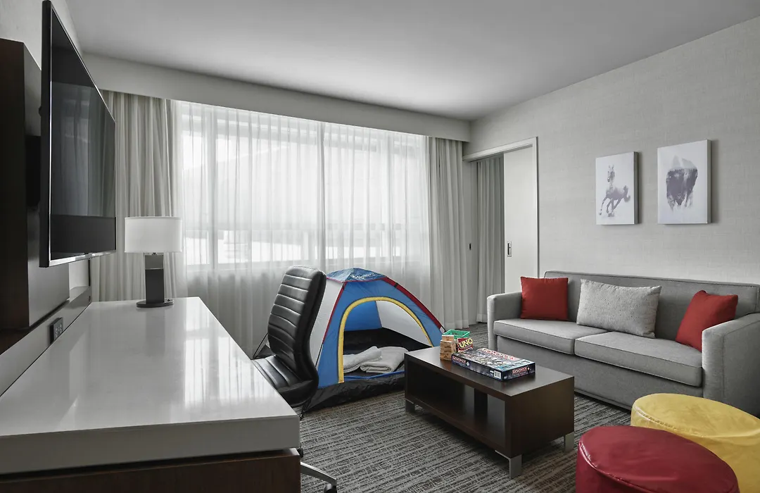 Calgary Airport Marriott In-Terminal Hotel-1