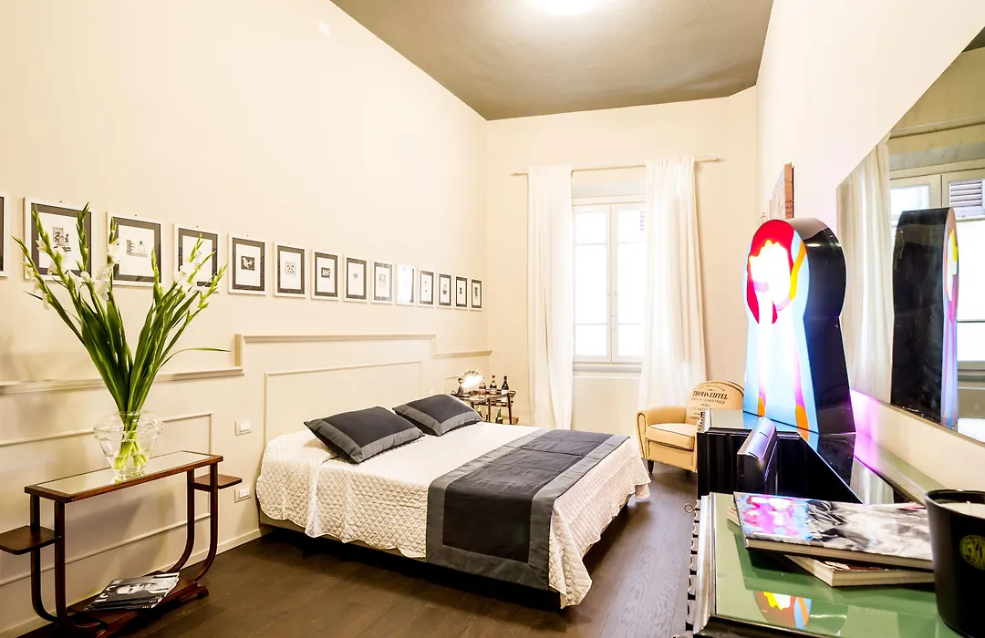 Arnobio Florence Suites-1