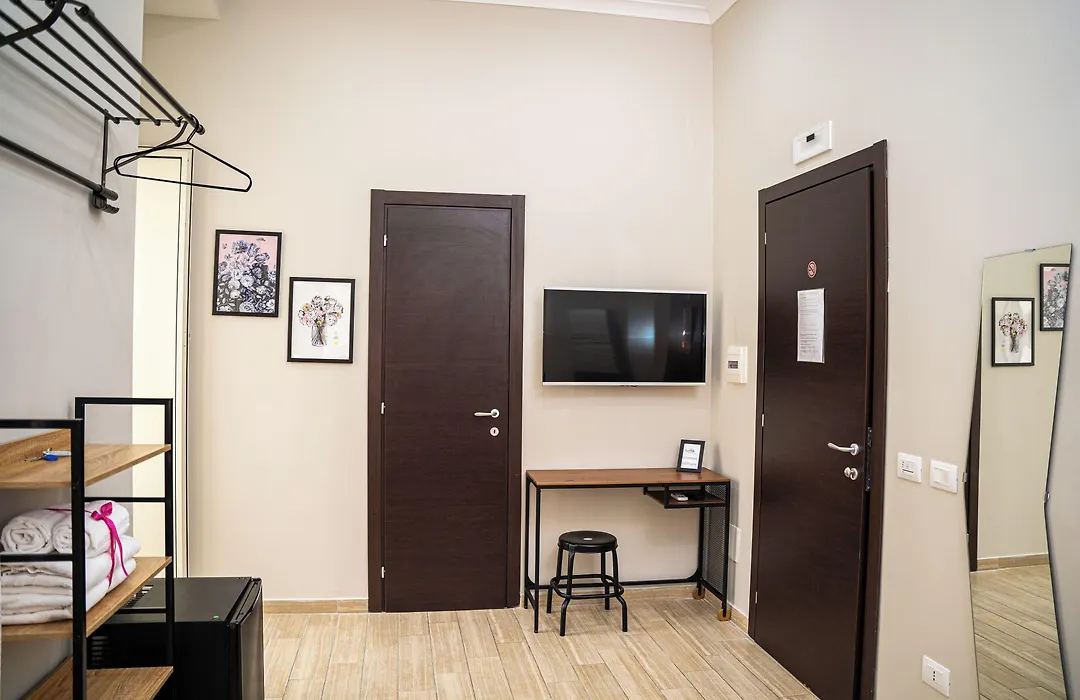Napoli City Rooms-1