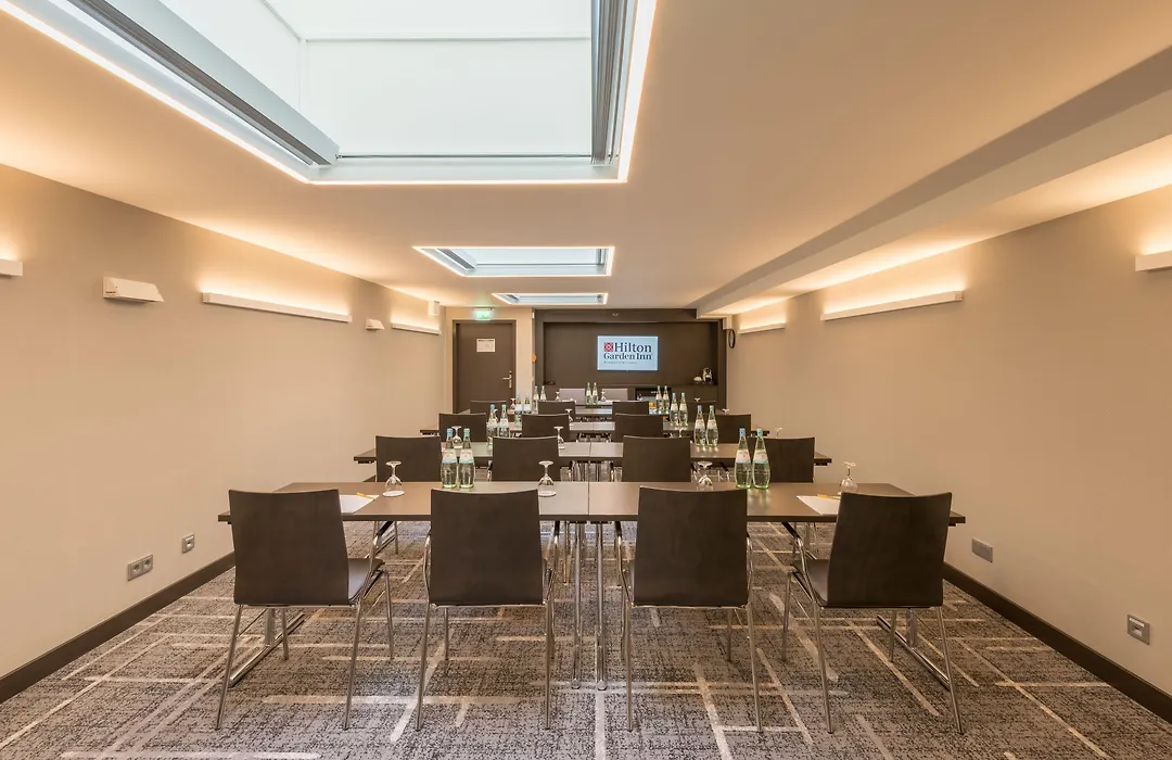 Hilton Garden Inn Frankfurt City Centre-1