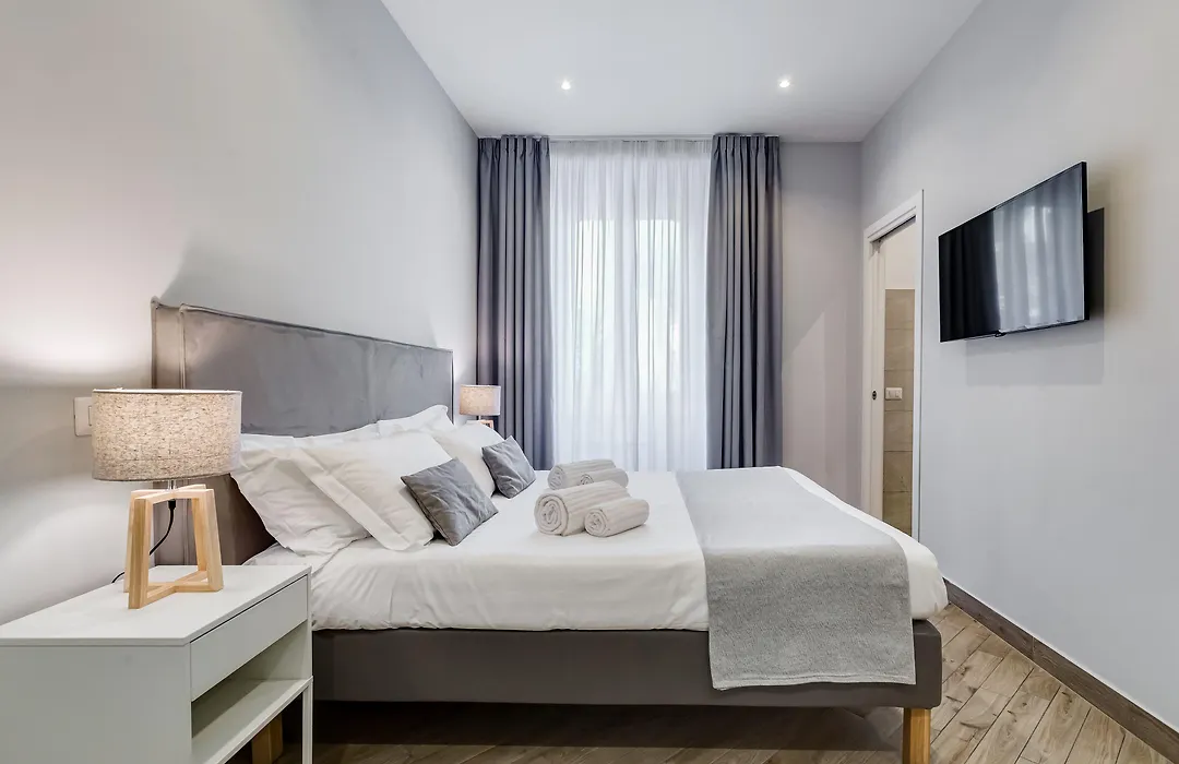 Colonna Luxury Suites-1
