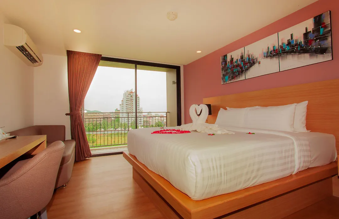 New Square Patong Hotel-1