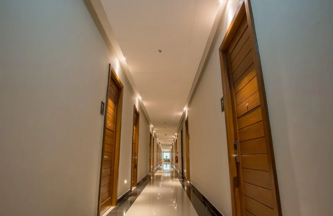 S Bangkok Hotel, Navamin-1