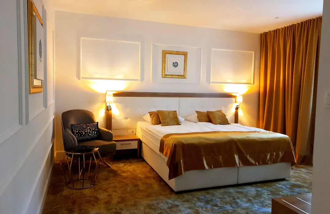 Hotel Corner-1