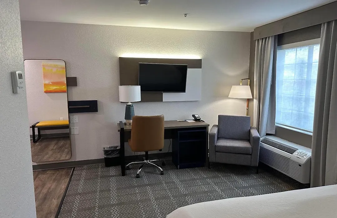 Comfort Inn & Suites Savannah Airport-1