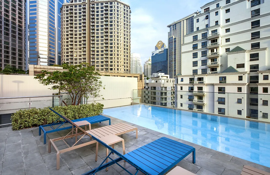 The Quarter Ploenchit By Uhg-1