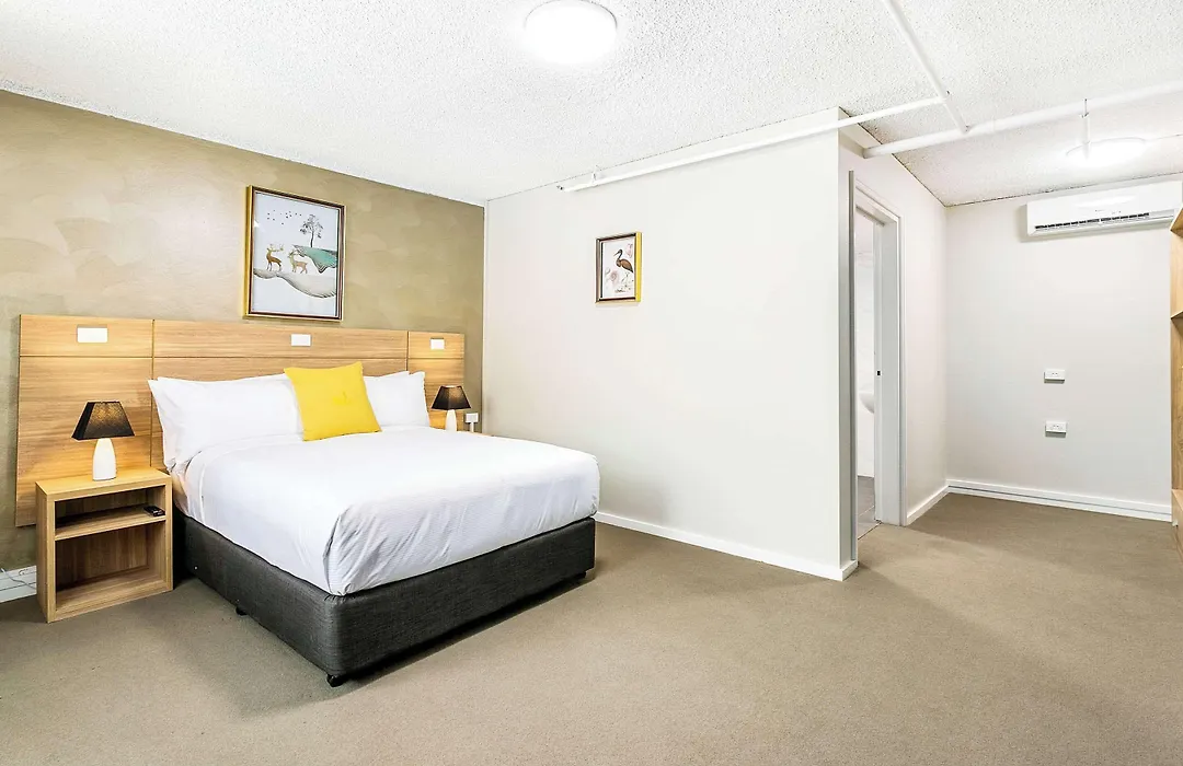 Quality Inn Sunshine Haberfield-1