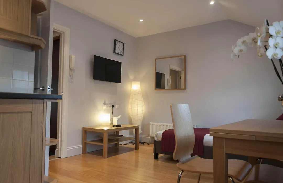 12 London Street Apartments-1