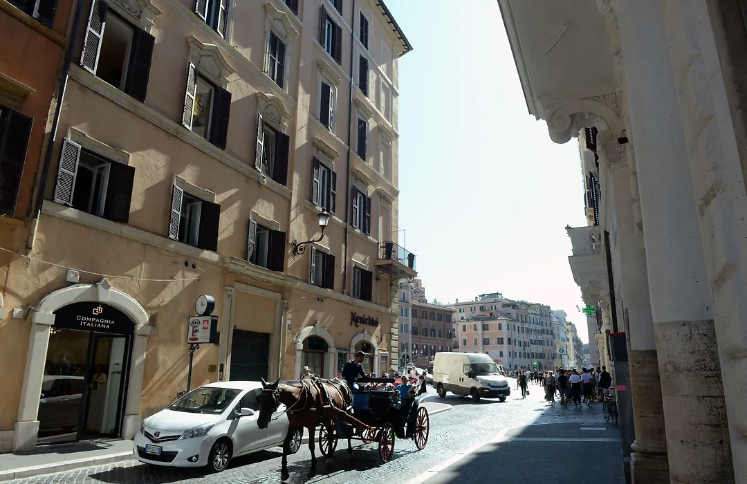 Spagna Luxury Rooms-1
