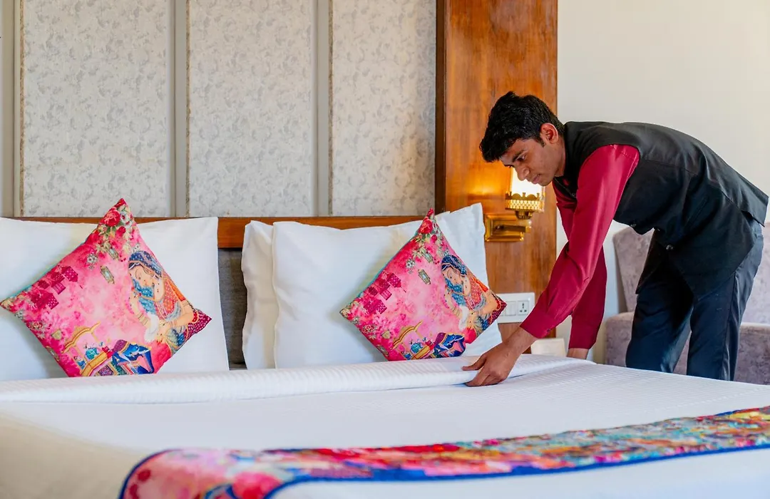 Hotel Paandora Grand,Udaipur-1
