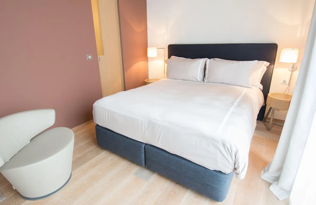 Guillaume Suites-1