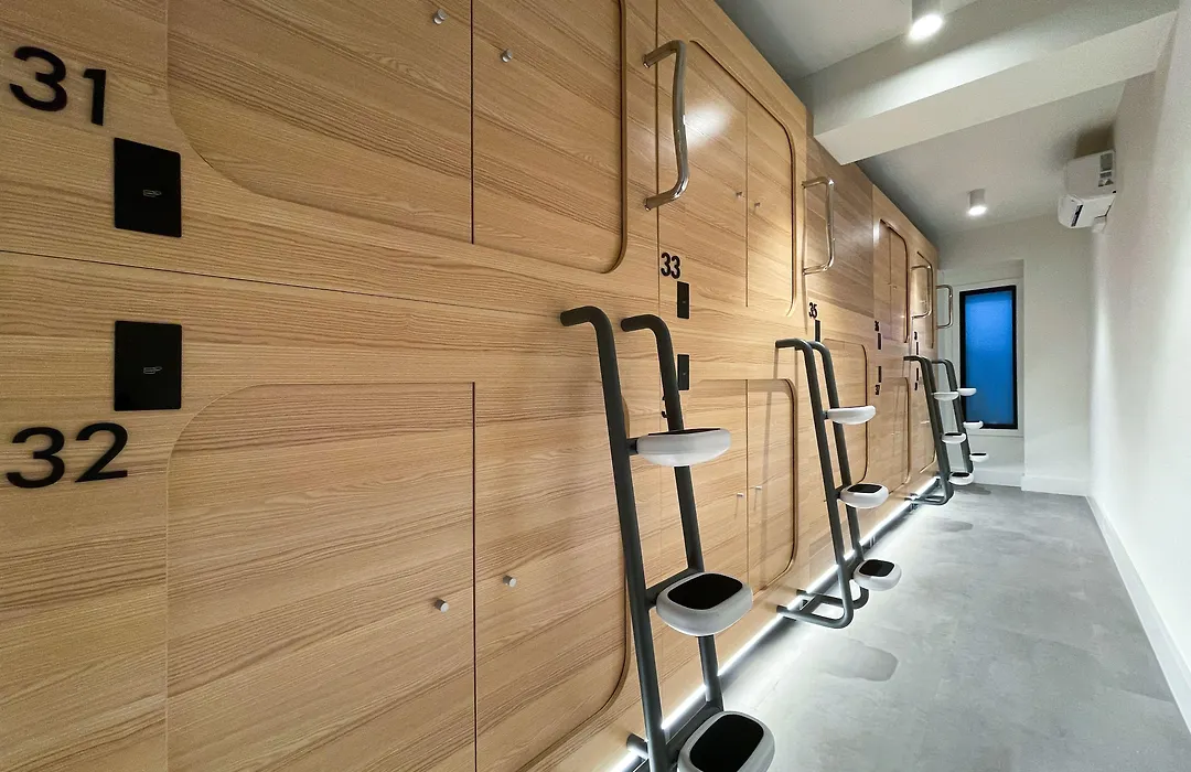 Airone Capsule Hotel-1