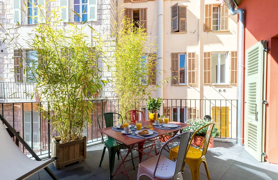 L'Abeille - Boutique Apartments-1