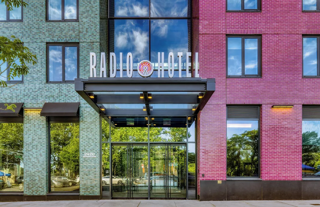 Radio Hotel-1