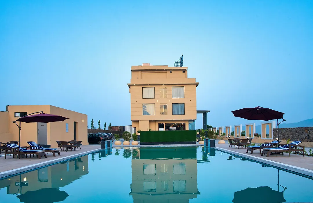 Sterling Pushkar-1
