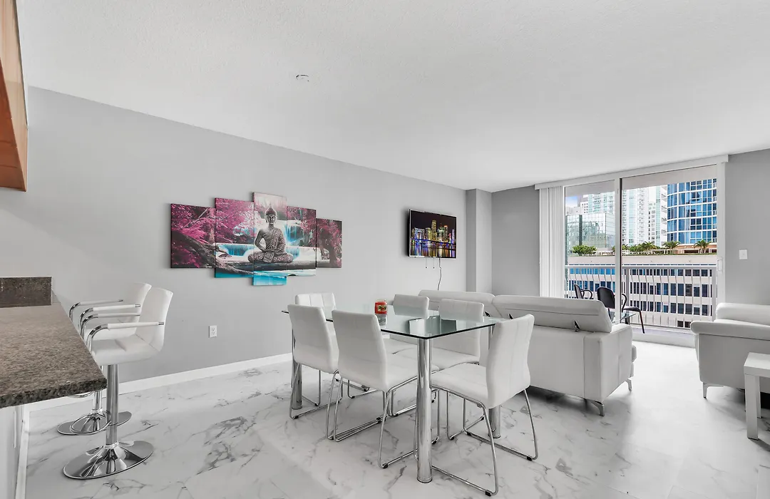 The Club At Brickell Bay Luxury Suites-1