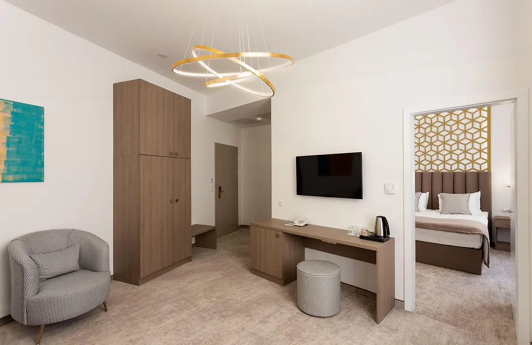 Mera Hotel-1