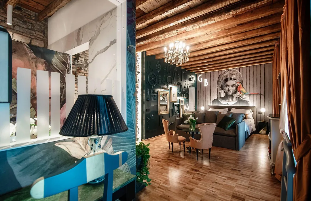 Aurum - Como Luxury Suites-1