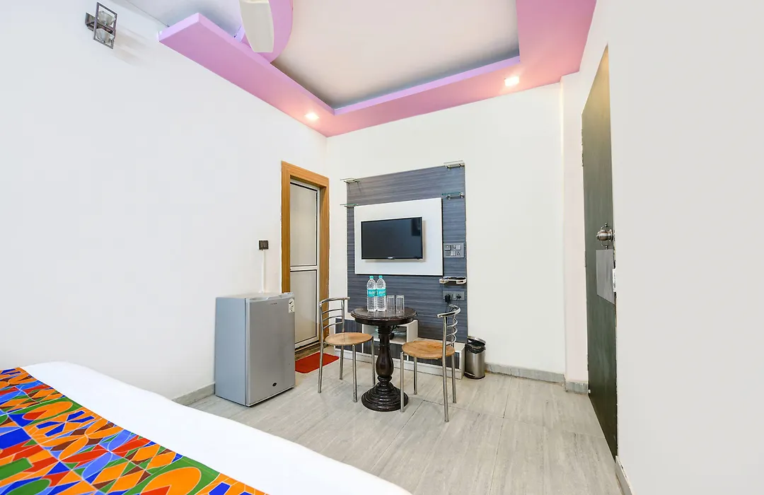 Fabhotel Capital Inn-1