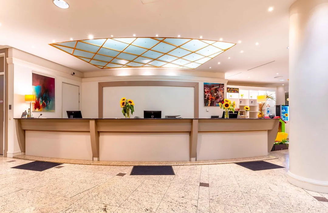 Plaza Premium Wien-1