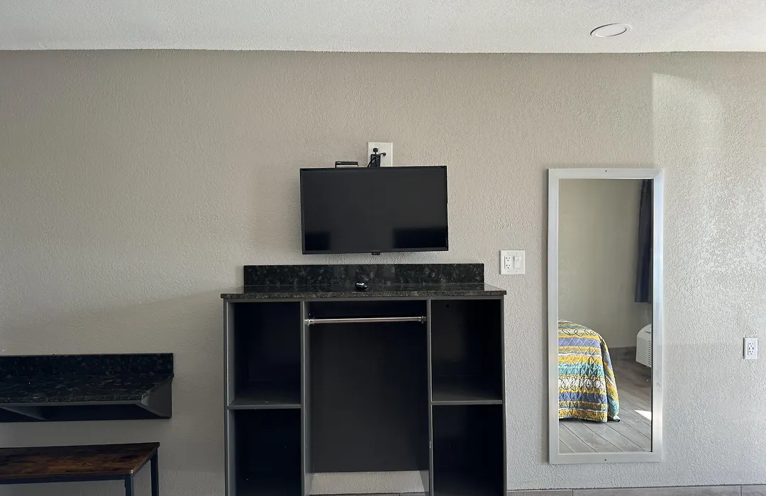 Nola Inn & Suites-1