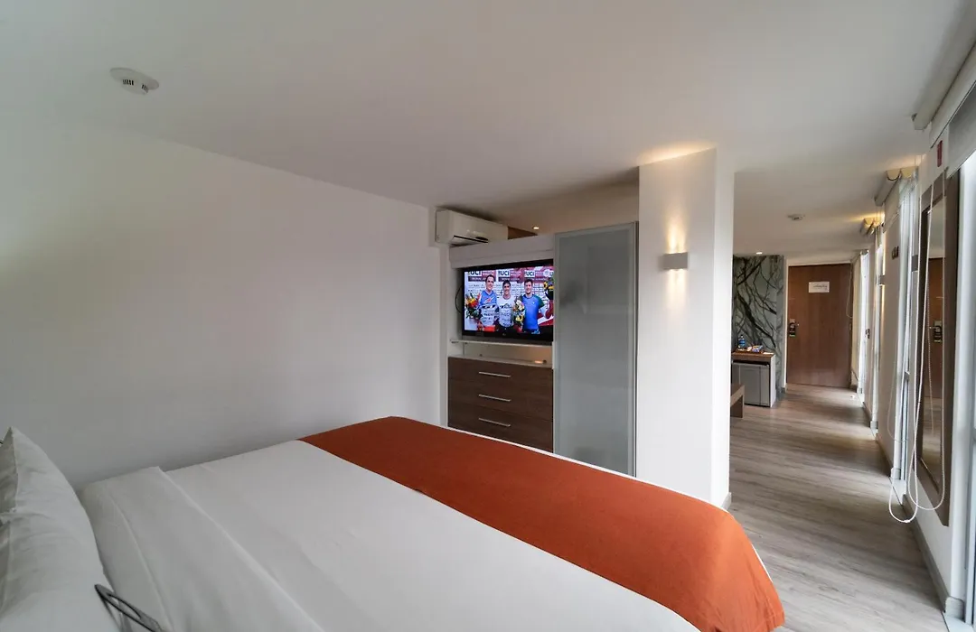 Bogota 100 Design Hotel By Sarasti-1