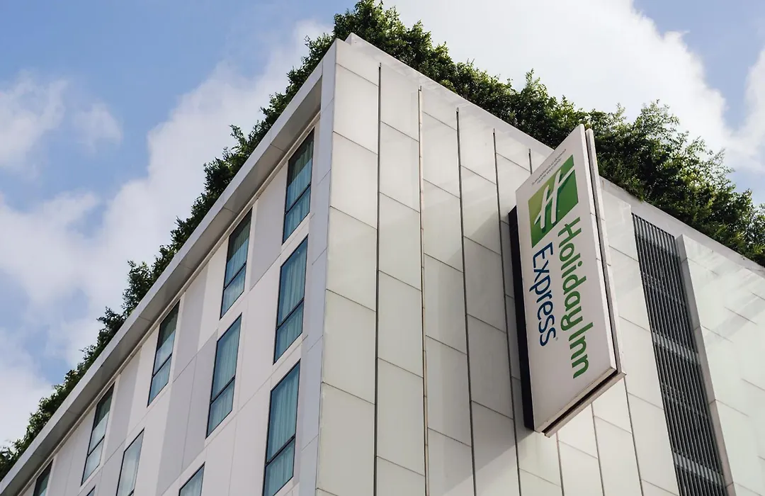 Holiday Inn Express Bangkok Soi Soonvijai By Ihg-1