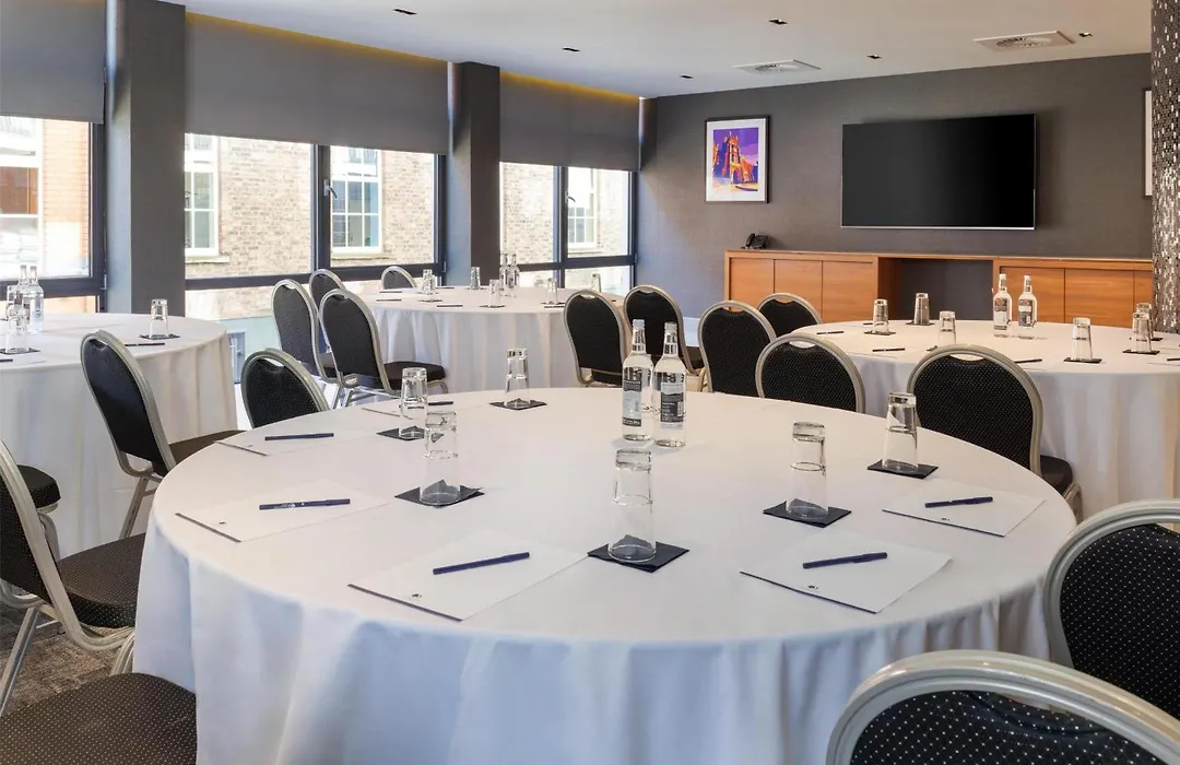 Doubletree By Hilton Belfast City Ten Square-1