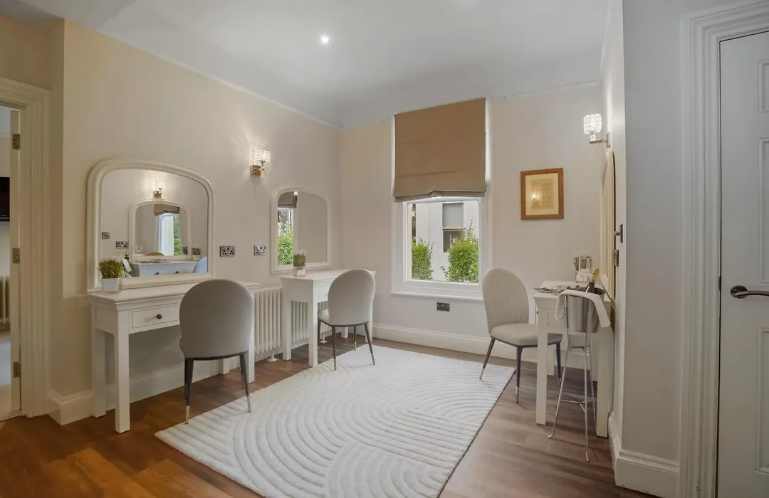 St Elizabeth'S House-1