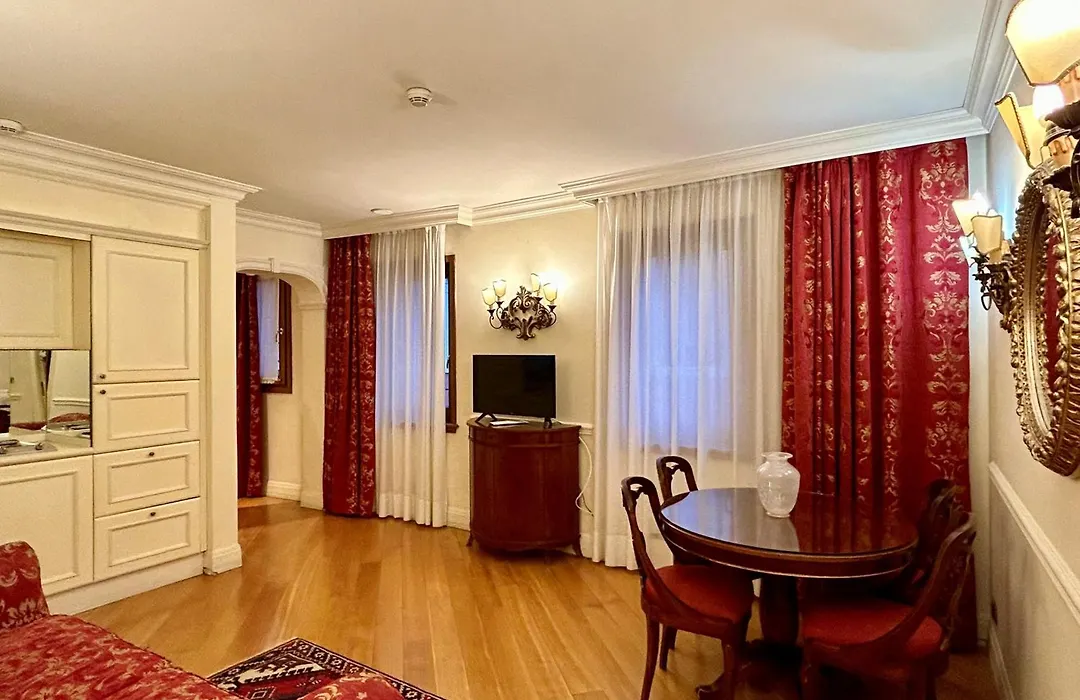 Torre Dell'Orologio Signature Residence-1