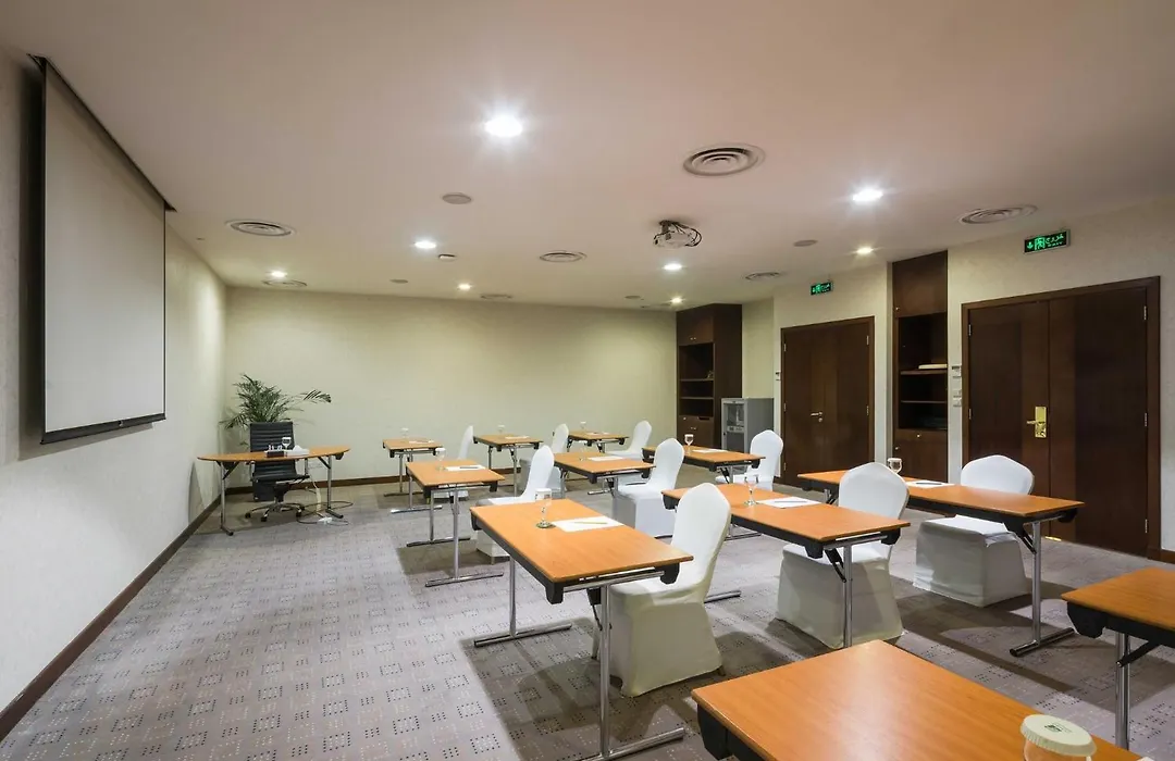 Holiday Inn Riyadh Al Qasr By Ihg-1