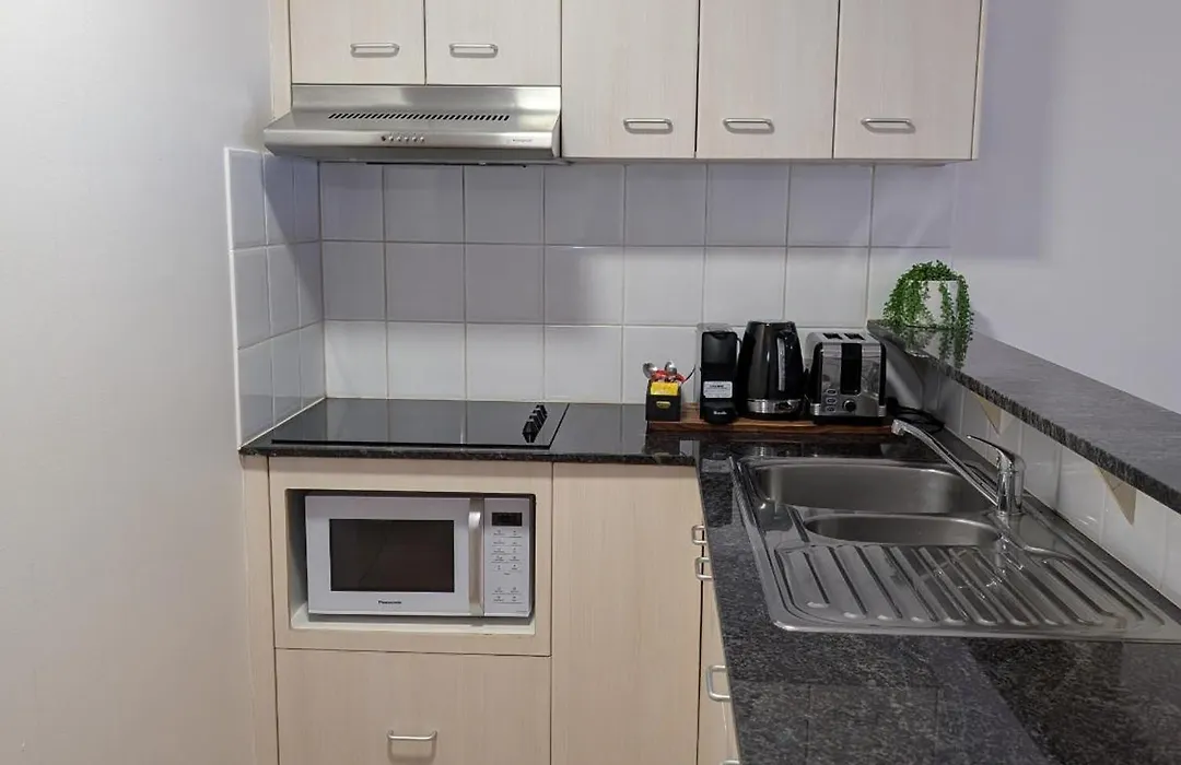 Inn Cairns-1