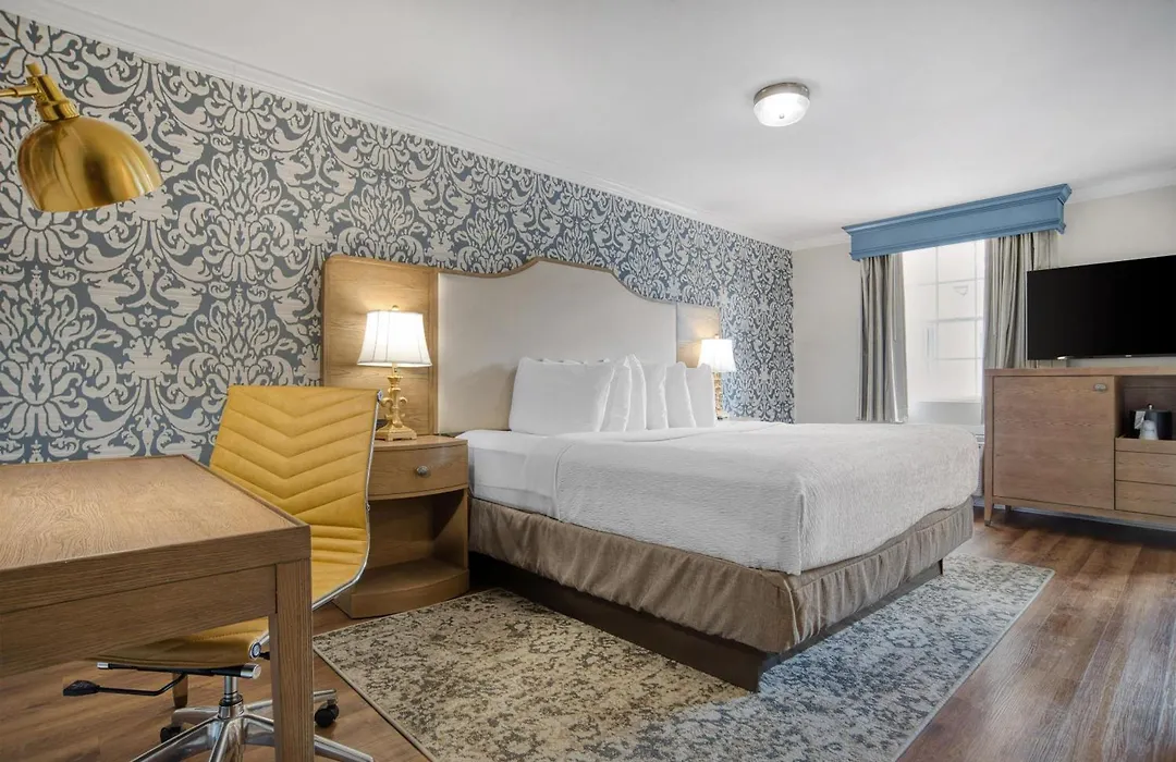 Best Western Plus French Quarter Courtyard Hotel-1