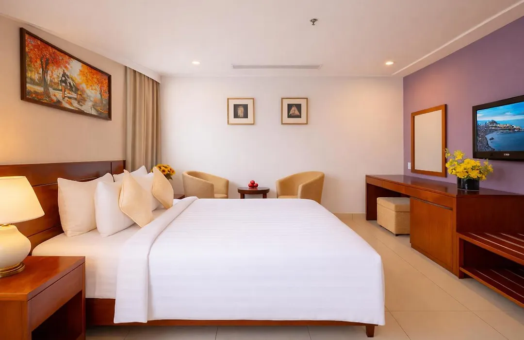 White Lotus Hotel Saigon-1
