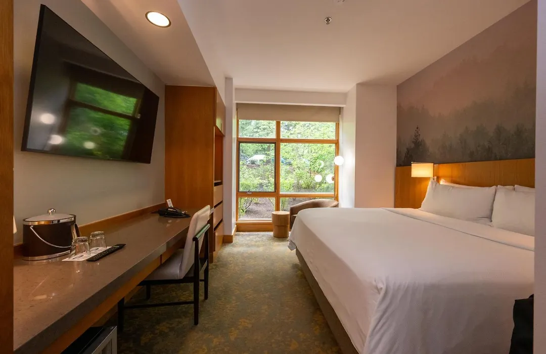 Cedarbrook Lodge-1