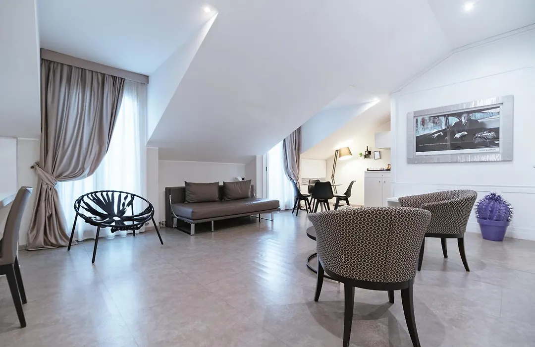 Montenapoleone Suites-1