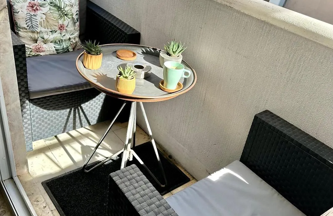 Dumont Lisbon Guesthouse-1
