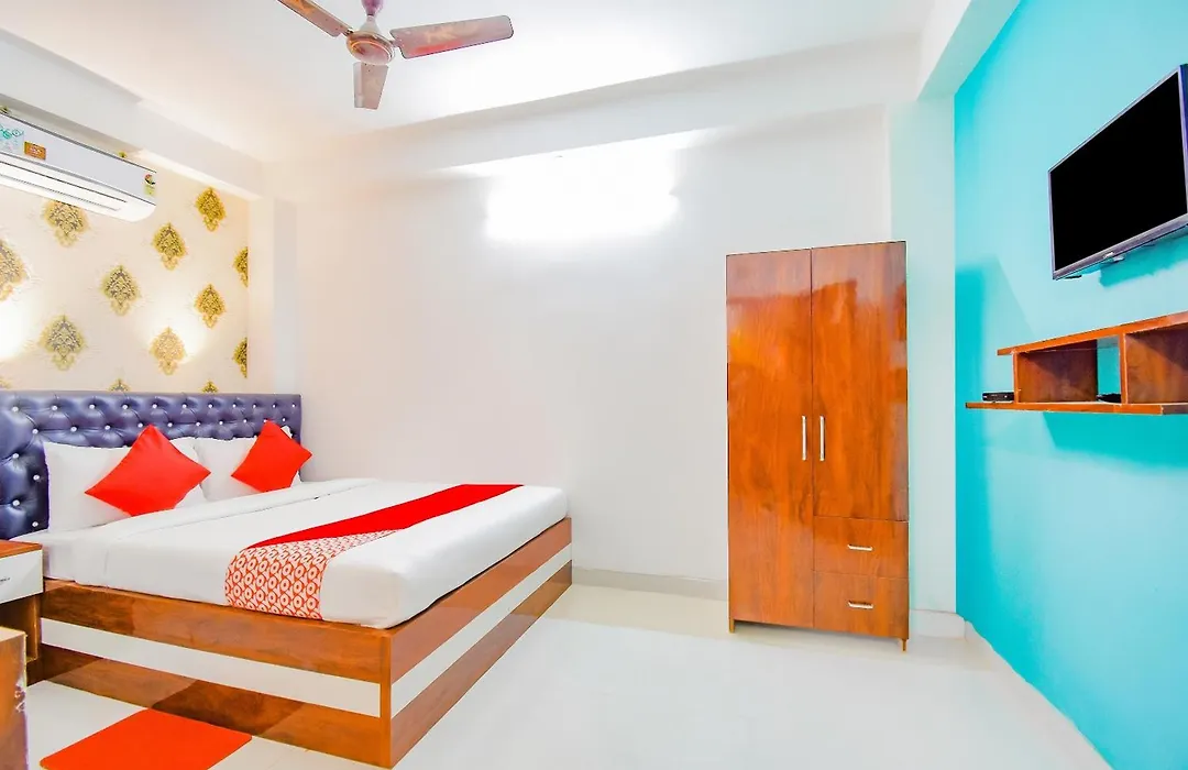 Hotel O Royal Palace-1