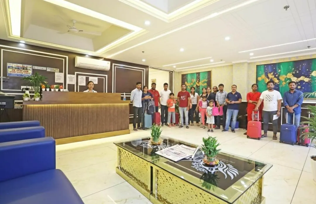 Hotel Decent Suites - Delhi Airport-1