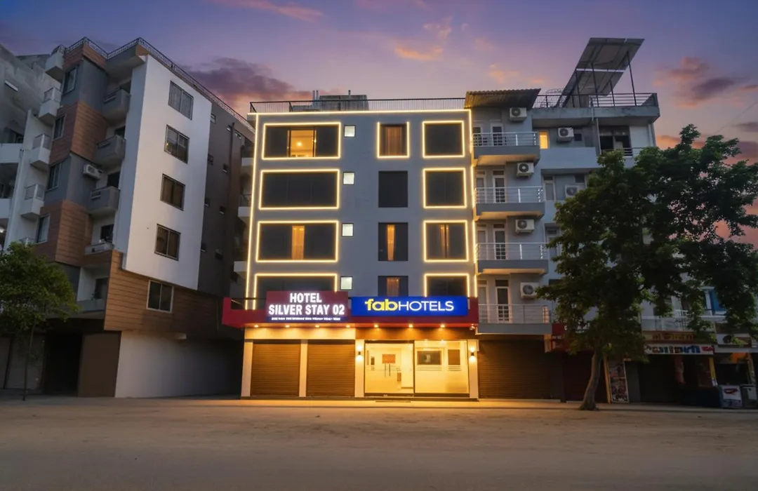 Fabhotel Silver Stay 02-1