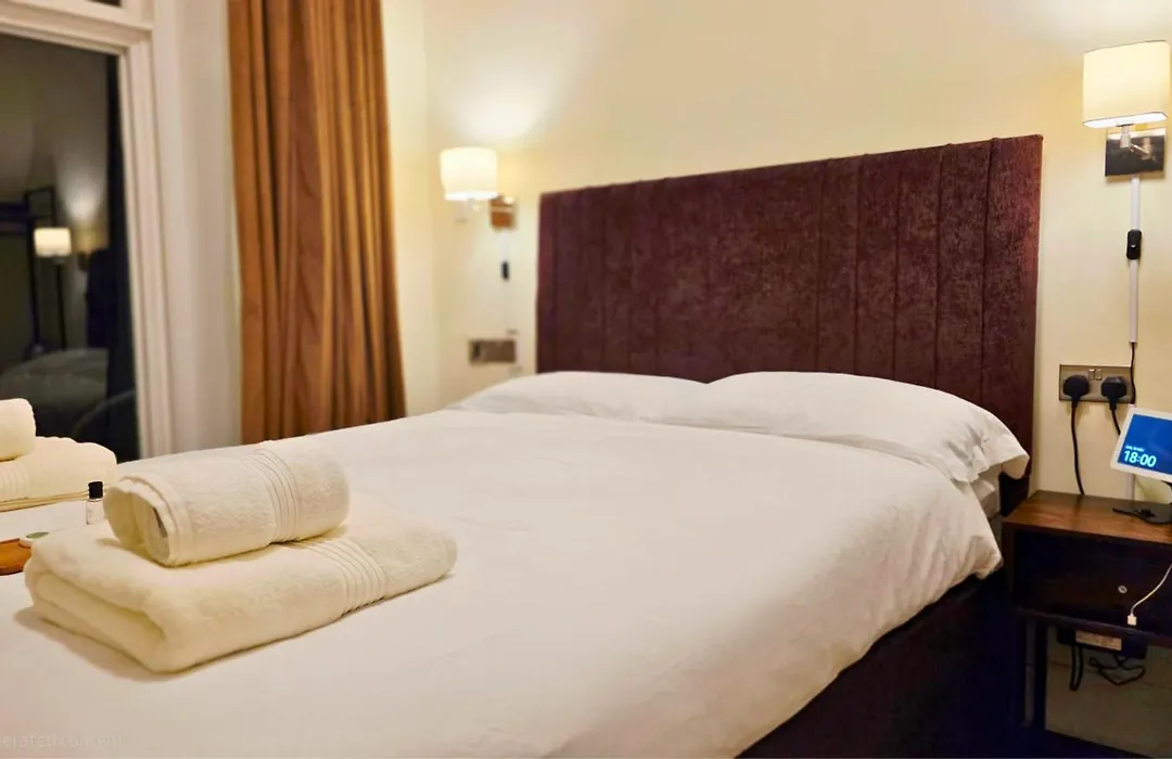 Carlton Hotel-1