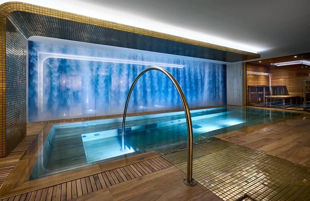 Mamaison Hotel Chain Bridge Budapest-1