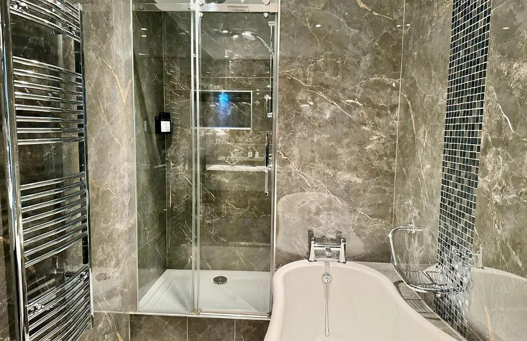 The Leonard Hotel-1